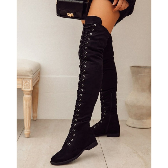 𝙇𝙖𝙨𝙩 7.5 🖤🎥High Standards
Lace Up Boot - Picture 4 of 10